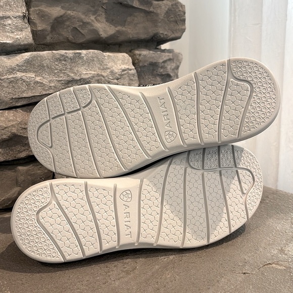 Ariat Hilo Heather Grey/Blue Aztec print,FLX Foam sole,moc toe,stretch lace - Picture 12 of 13